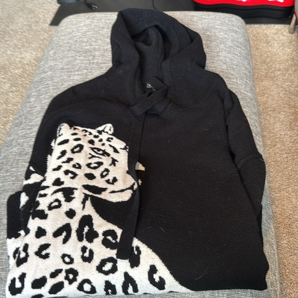 Torrid black hooded sweater with leopard - Picture 12 of 13